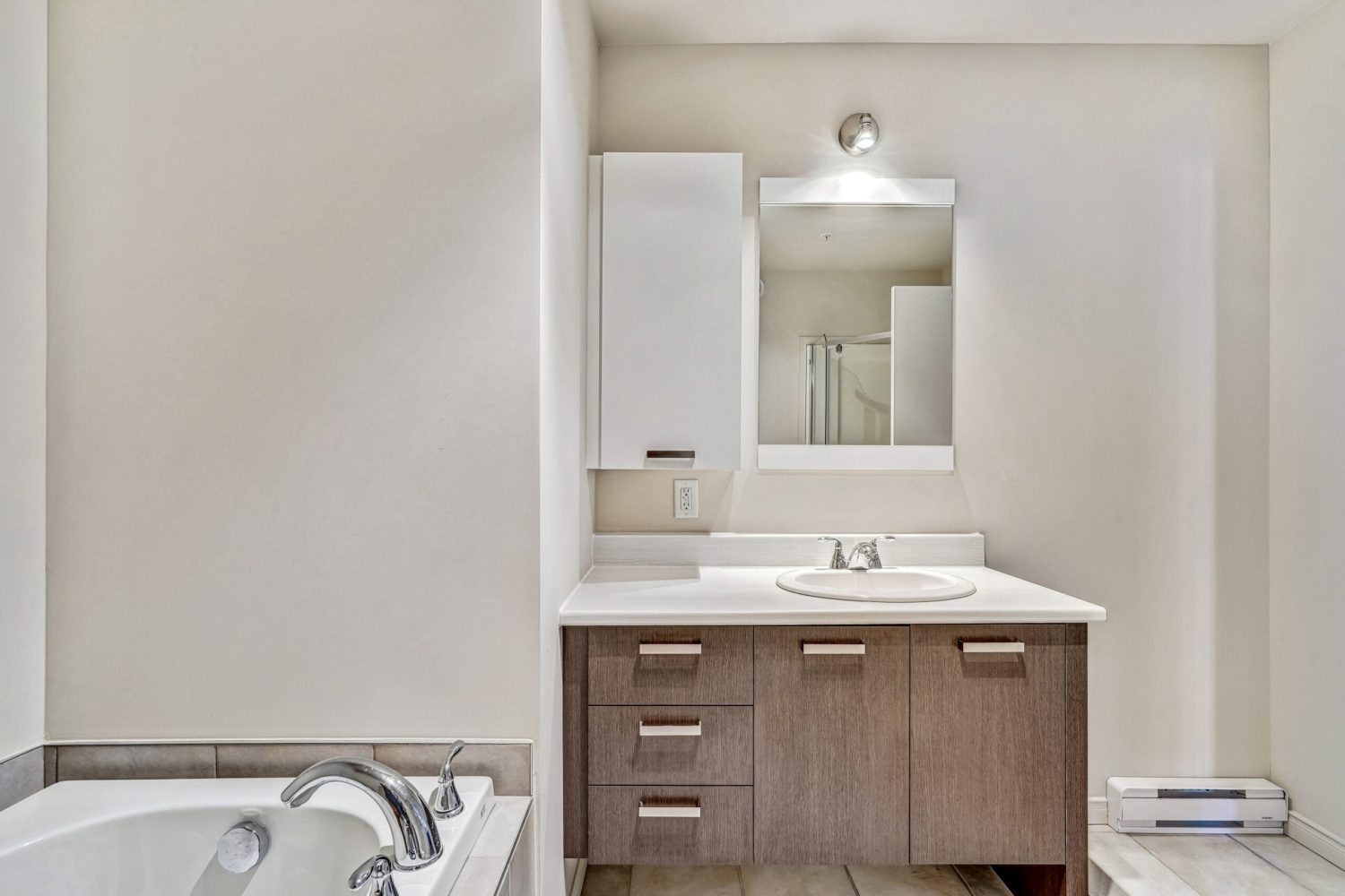 201-41-rue-saint-denis-ch-teauguay-15